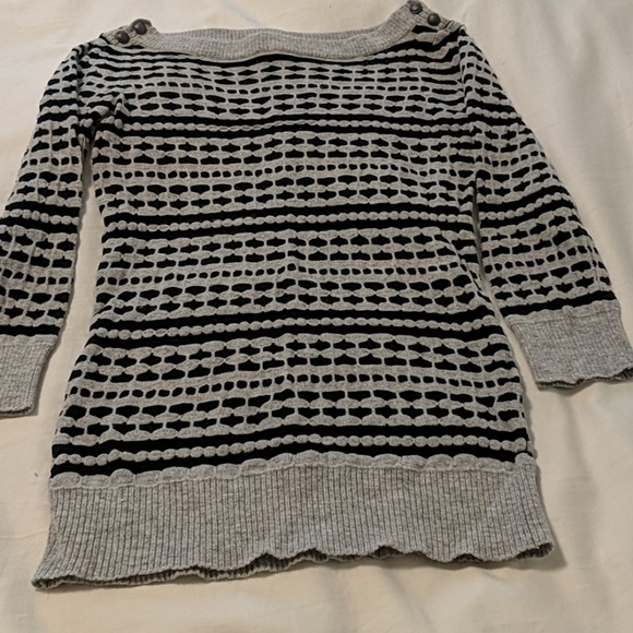 3/4 Sweater - Picture 1 of 3